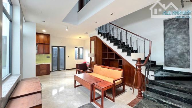 Bán căn nhà thiết kế theo phong cách Châu Âu 2 lầu 4pn 5wc DT 6x13,5m2 Nguyễn Bình, Nhà Bè - 1