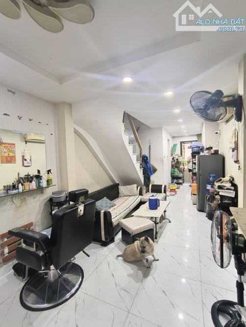 Chỉ 8 Tỷ  - Nhà Trung Tâm Q.3 - Dọn Vô Ở Liền - Lê Văn Sỹ  - 3 Tầng - HXH - 40M2 - 1