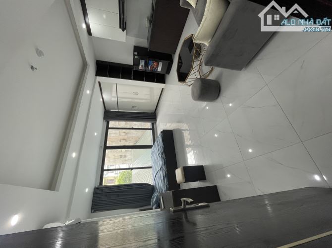 Bán toà CHDV Phú Diễn,70m2,7T với 17p KK, ô tô đỗ cổng, 2 thoáng, dòng tiền 80tr/T. Hơn 13 - 1