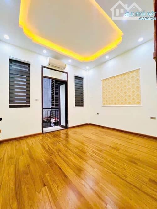 NHÀ ĐẸP - SIÊU HIẾM NHÀ PHÂN LÔ NGUYỄN CHÍ THANH - ĐƯỜNG LÁNG NHỈNH HƠN 10 TỶ - 1