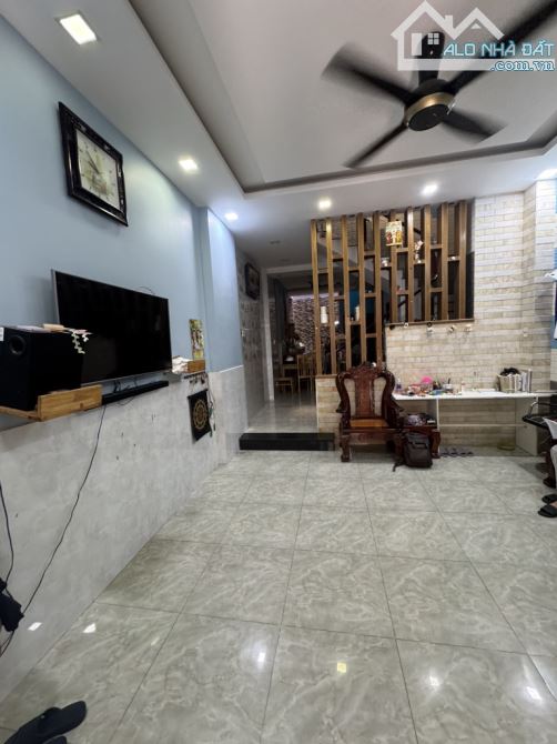 Giảm gần 1 tỷ mặt tiền đường số khu Tên Lửa 3 tầng 4.5x15m còn 7.8 tỷ - 1