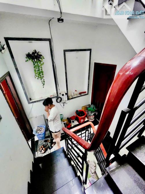 Bán nhà Gà Đẻ Trứng Vàng Nghuyễn Đình chiểu Q3.Giá 7tỷ xxxDT60m2, 4 tầng, 4x15, 5p,4wc. - 1