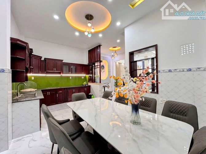 Bán biệt thự 03 tầng đường Võ Nguyên Giáp giá chỉ 30 tỷ - 1