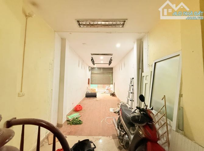 Bán nhà mặt ngõ Trần Quý Kiên, kinh doanh đỉnh, đường ô tô tránh, vỉa hè - 1