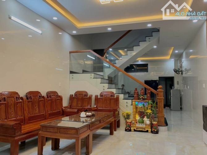 Đường rộng 12m - KDC Long Sơn - Long Bình - Quận 9 - Nhà 4 Tầng - 105m2 - 1