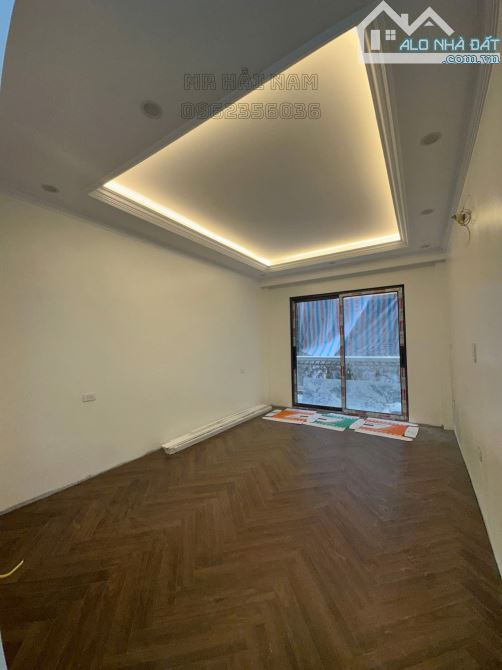 Hàng hiếm phố Dương Văn Bé - Xây mới 5 tầng Thang máy Oto ngủ trong nhà Giá chỉ 12,5 tỷ ! - 1