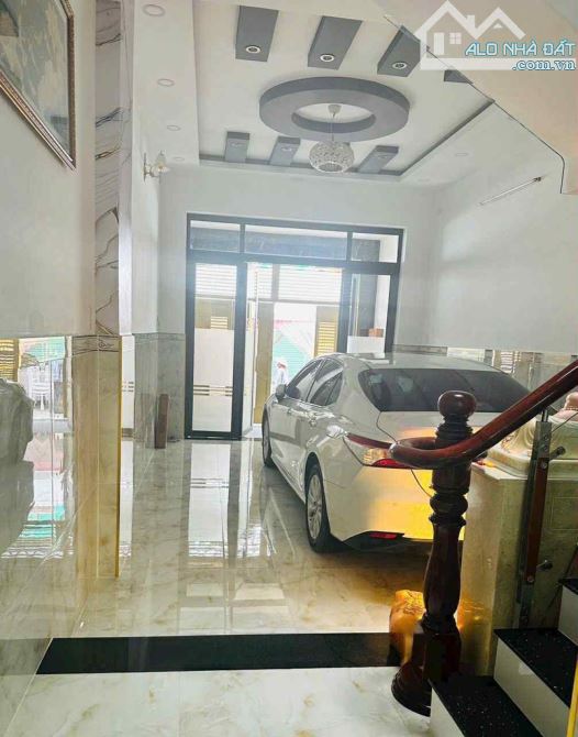 SIÊU PHẨM MT GẦN LÊ THÚC HOẠCH - 118M2 - 3 TẦNG LUNG LINH - 1