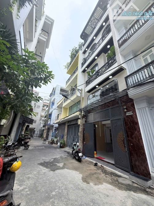 CỰC PHẨM GIÁP SÂN BAY  – NGANG 5M, 3 LẦU – NỘI THẤT XỊN SÒ - 9,9 TỶ - 13