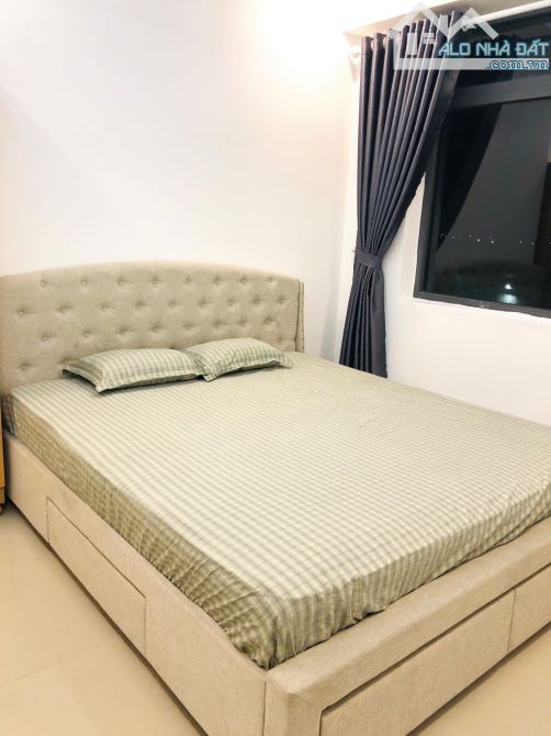 Cho thuê căn hộ NAPONEON căn góc view biển hướng đông nam mát cả ngày 4pn dt 75m - 18