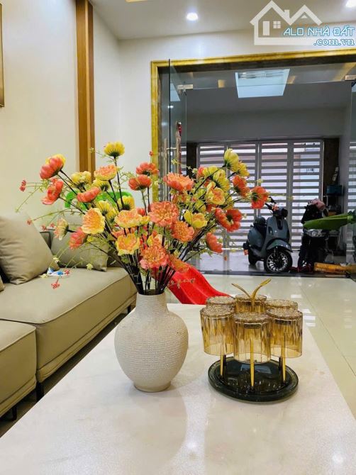 🌳Nhà 4 tầng gốc dân xây độc lập Hoàng Ngọc Phách tuyến 2 Quán Nam - 84m2 - Giá 7,9 tỷ - 2