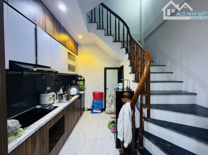 BÁN NHÀ 4 TẦNG TẠI BẮC TỪ LIÊM: DT 30M2 - NHÀ MỚI ĐẸP Ở LUÔN - TẶNG FULL NỘI THẤT - 2