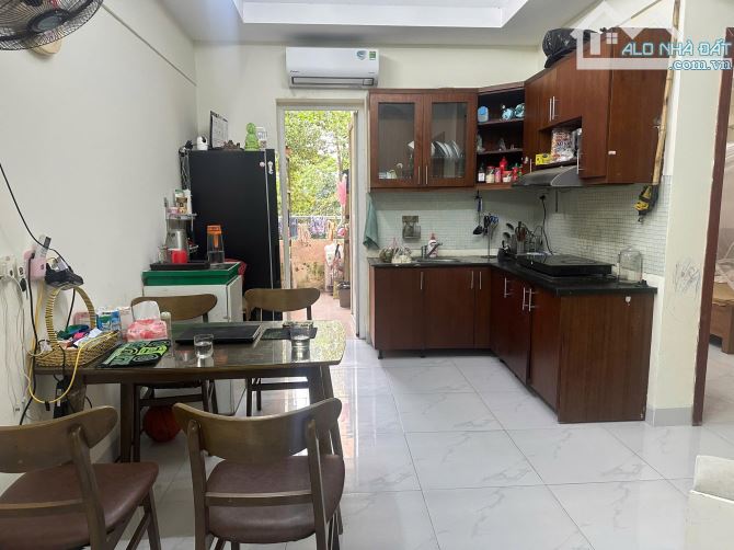 Bán Căn CC Bộ Quốc Phòng Hoàng Quốc Việt Bắc Từ Liêm. Sổ 79m, 2 ngủ 2WC Giá 5.6 tỷ - 2