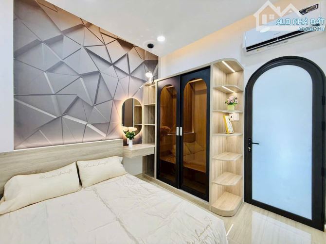 Bán nhà hẻm 1/ khu VIP Nguyễn Thị Minh Khai Q.3, 4 tầng, có cửa hậu, nhỉnh 5 tỷ - 2