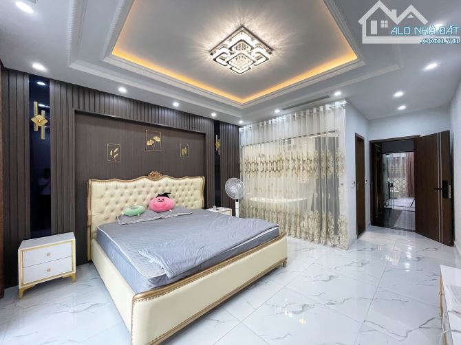 Nhà 5 tầng thang máy phân lô Văn Cao - 90m2 ngang 4.5m - Nội thất cao cấp - 2