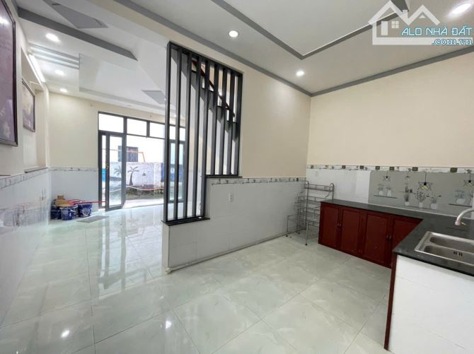 Nhà cấp 4 gác đúc, hẻm xe ba gác, sổ riêng, gần ngã ba Cây Lơn, 2525 Dĩ An - 2
