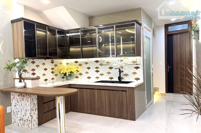 Bán nhà quận 6 - Khu mua sắm tấp nập ngày đêm - 3 tầng tặng full nội thất - 6 tỷ - 2