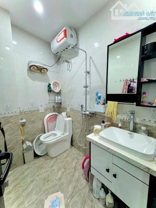 Độc quyền cho thuê nhà mặt phố Quang Trung, 3 tầng x MT 4m, giá chỉ 15 triệu - 2