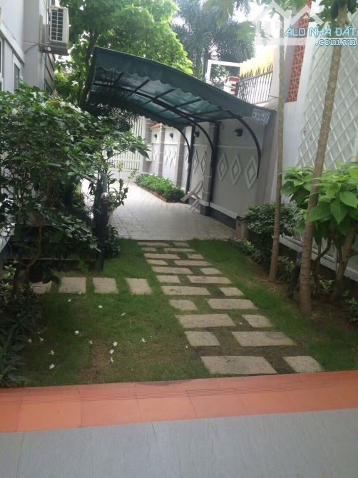 BÁN BIỆT THỰ SIÊU SANG – 113/1 NGUYỄN VĂN HƯỞNG, P.THẢO ĐIỀN, Q.2 – DT 639M² FULL THỔ CƯ - 2