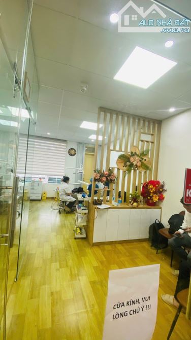 BÁN NHÀ MẶT ĐƯỜNG HOÀNG NGÂN, KINH DOANH. VỈA HÈ RỘNG. 75M2 - 4 TẦNG. MT 5,5M. - 2