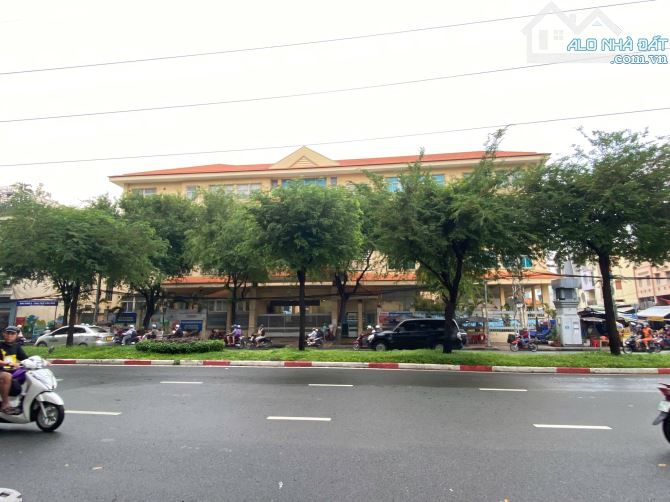 Bán Nhà Hồng Bàng, DT 7.9x10 / 4 Tầng, Đoạn Kinh Doanh Đông Đúc - 2