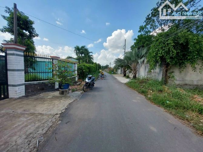 Sang gấp Lô Đất Mặt Tiền, Nhữ Tiến Hiến, DT 200m², ( 10 × 20 ), Full thổ cư, SHR - 2