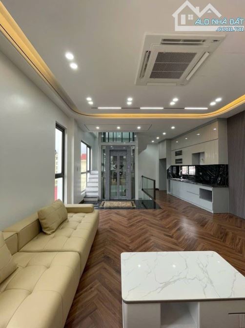 NGUYỄN VĂN CỪ – 6 TẦNG – MẶT TIỀN 8.4M – 10.2 TỶ - 2