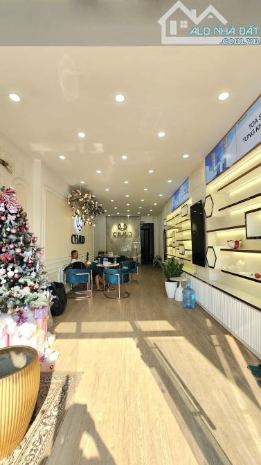 DÒNG TIỀN 50TRIỆU/TH!BÁN GẤP MT NGUYỄN VĂN CỪ,QUẬN 1-GIÁ:6,55TỶ/76,5m2(5x15,3m).SỔ ĐẸP - 2