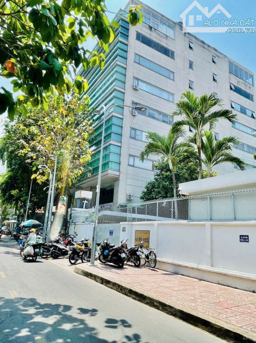 Sở hữu Building giá tốt Quận 3 / DT: 27x40m/ KC; Hầm 10 tầng / HĐT: 1.2 tỷ/ Gía 500 tỷ - 2