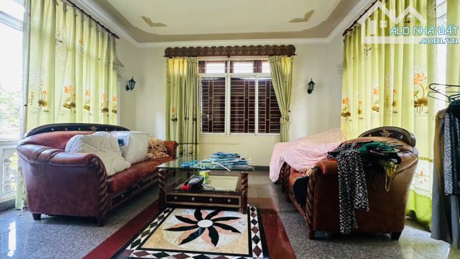 Biệt thự khu bê tông 97 Bạch Đằng - 297,5m2 - mặt tiền 16m - 3 tầng - giá cực tốt 25 tỷ - 2