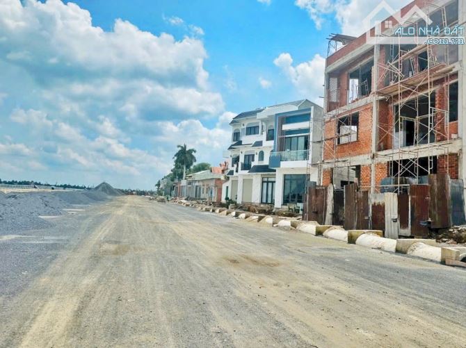 MẶT TIỀN 10M BỜ KÈ BỬU LONG Bán LÔ ĐẤT 154M2 mặt tiền đường Bờ Kè View Sông Đồng Nai - 2