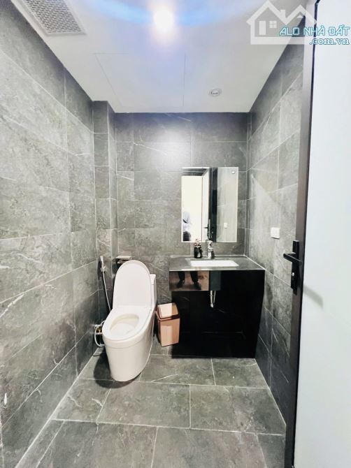 Siêu víp mặt phố liễu giai ba đình 7T thang máy 70m2 39tỷ - 2