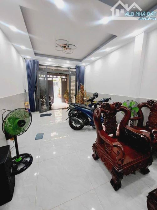 10m ra MP, ô tô đỗ cửa, ngõ nông, thông tứ tung, KD tấp nập, DT 60m2, MT4,5m chỉ 14 tỷ - 2