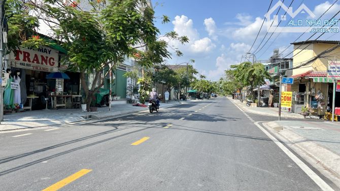 Bán lô đất DT 4x29=117m2 đường xe hơi, gần 4 trường học và xây dựng tự do Giá chỉ 2.7 tỷ