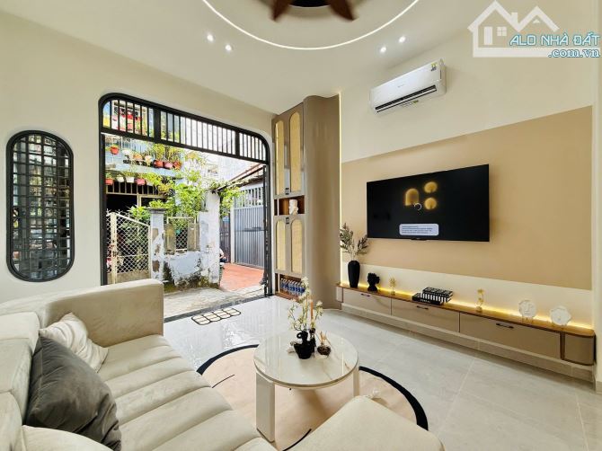 Bán gấp siêu mẫu 3 PN,full nội thất, sát bên CV Làng Hoa,Gò Vấp :nhỉnh 4 tỷ - 2