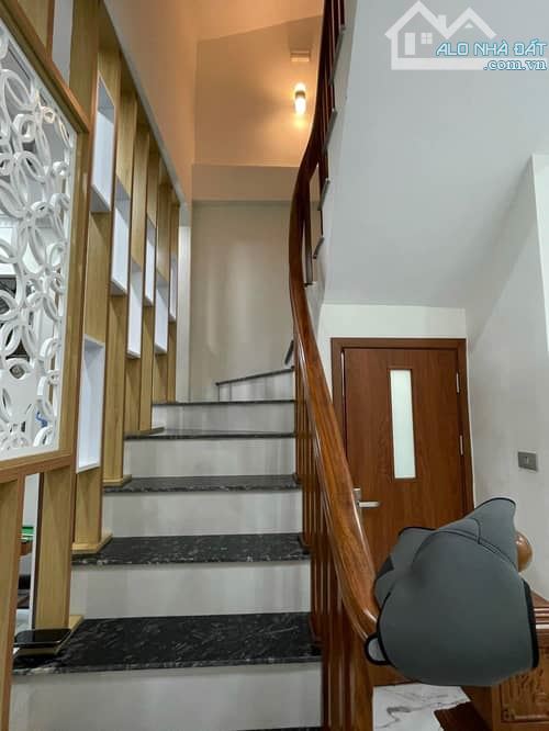 NHÀ ĐẸP - SIÊU HIẾM NHÀ PHÂN LÔ NGUYỄN CHÍ THANH - ĐƯỜNG LÁNG NHỈNH HƠN 10 TỶ - 2