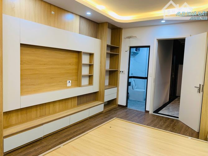 BÁN NHÀ CHÙA QUỲNH, 32M, 5T, MT 3,6M, GẦN Ô TÔ, NGÕ RỘNG, THANG MÁY, MỚI, CHỈ 9,2 TỶ. - 2