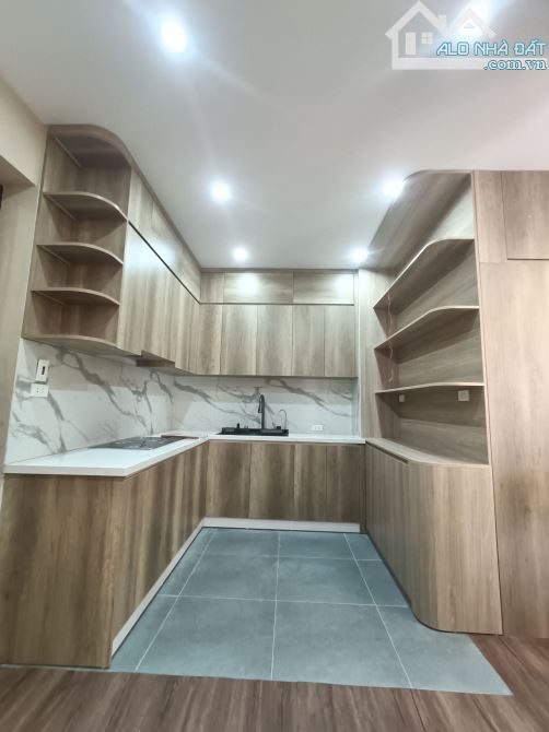 Bán Căn CC đẹp ở luôn Xuân La Tây Hồ. Sổ 100m, 3 ngủ 2WC Giá 5.8 tỷ. Lô góc 3 thoáng - 2