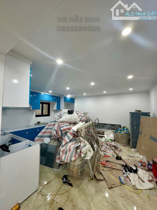 Hàng xóm Time City DT 45m2 5 Tầng - 30m ra phố ngõ thẳng tắp rộng rãi - Giá ngon 7,9 tỷ - 2