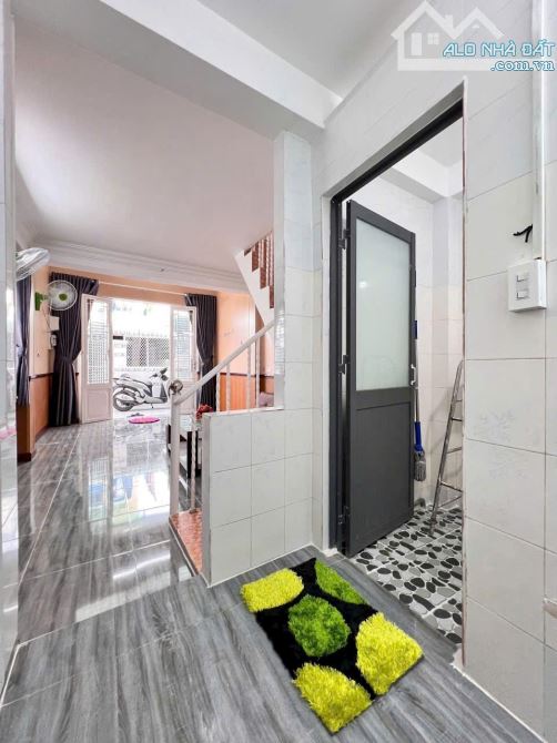 BÁN NHÀ LẦU ĐÚC - MỚI ĐẸP - VỊ TRÍ ĐẸP - GIÁ RẺ Nhà nằm kế ST. Vincom & TT. TM Cái Khế - 3
