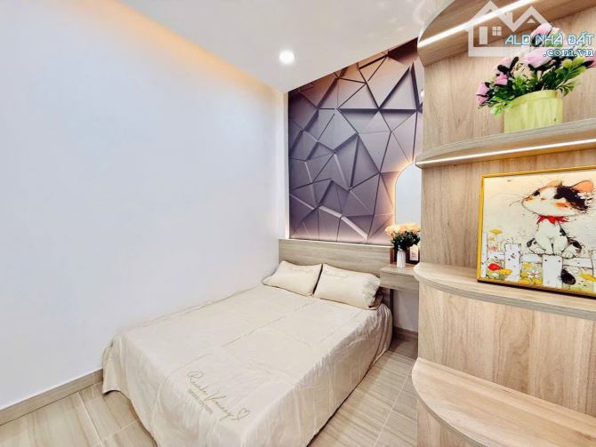 Bán nhà hẻm 1/ khu VIP Nguyễn Thị Minh Khai Q.3, 4 tầng, có cửa hậu, nhỉnh 5 tỷ - 3