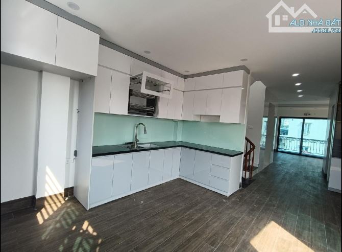 TRẦN CUNG – NHÀ MỚI 7 TẦNG – THANG MÁY – Ô TÔ VÀO NHÀ  Diện tích 56m2 –Mặt tiền khủng 11m - 3