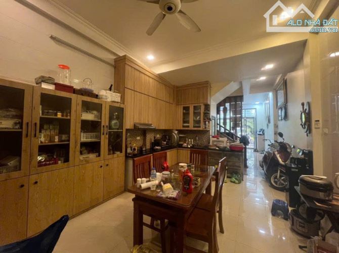 NHÀ PHÂN LÔ-ĐẤU GIÁ SIÊU HIẾM CỰ ĐÀ, THANH OAI, 51m2-5tầng-8tỷ9, NỘI THẤT XỊN SÒ - Ở LUÔN - 3