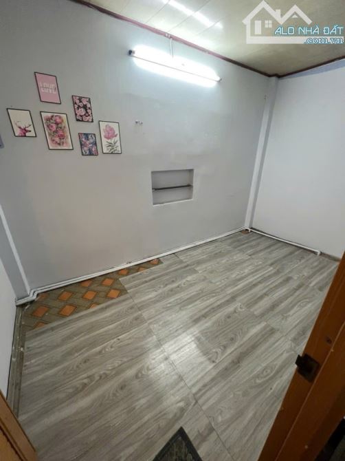 25m2 Lê Văn Phan, hẻm thông, 1/ gần mặt tiền, 2ty9 - 3