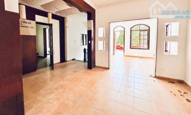 CHO THUÊ BIỆT THỰ 201A NAM KỲ KHỞI NGHĨA Q3, DT 10x25M NH15M, TRỆT 2 LẦU, GIÁ 150TR, HHMG - 3