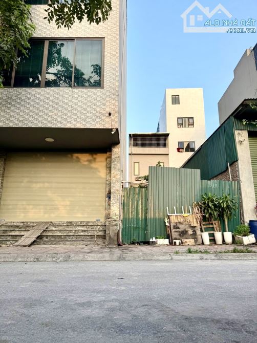 Giá tốt nhất TĐC Thạch Bàn, Vỉa hè 2 Oto tránh, Đối diện Chung cư Himlam, 85m2 - MT 5m - 3