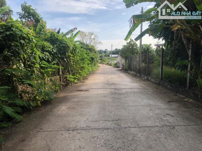 》B.án lô đất đẹp thuộc Suối Nghệ , Châu Đức ●DT : 121 x 40 . Sổ Riêng Sẵn 300m2 thổ cư ●Đư - 3