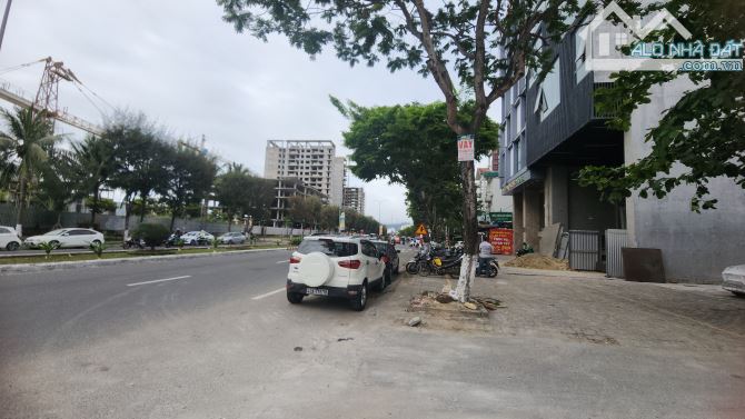 Bán Lô Đất 3 Mặt Tiền Nguyễn Tất Thành Thuộc Quận Hải Châu, 46.5 tỷ, 310m2, Xây Cao Tầng - 2