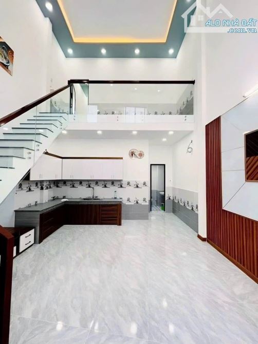 BÁN NHÀ GÁC LỬNG ỦY BAN PHƯỜNG TÂN TRIỀU - 3