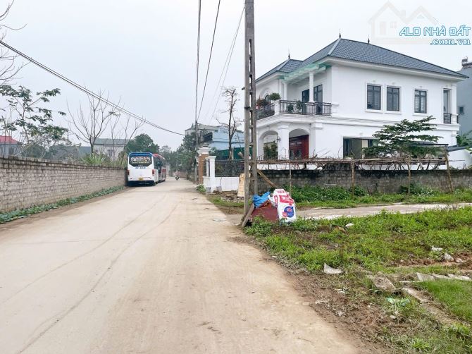 Cần bán lô đất góc 3 mặt thoáng bám trục liên xã xe 45 chỗ tránh nhau được - 3