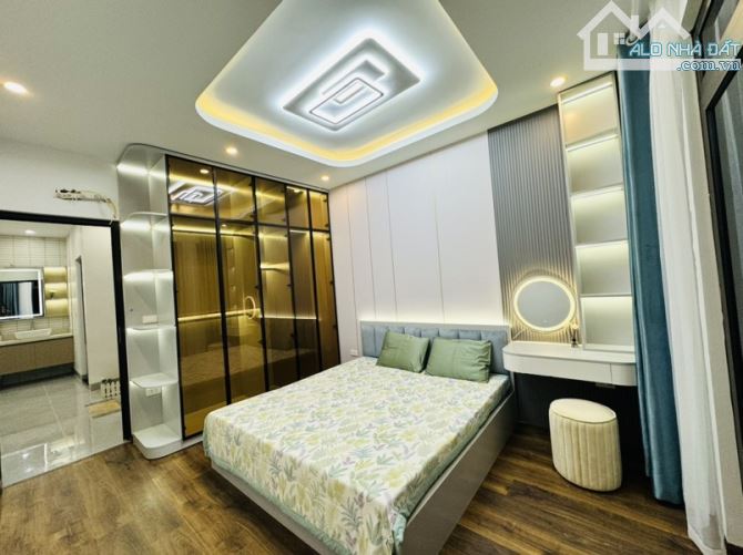 Bán nhà đẹp 5 tầng, 5 phòng ngủ, full nội thất, gần ô tô, trung tâm quận Thanh Xuân - 3